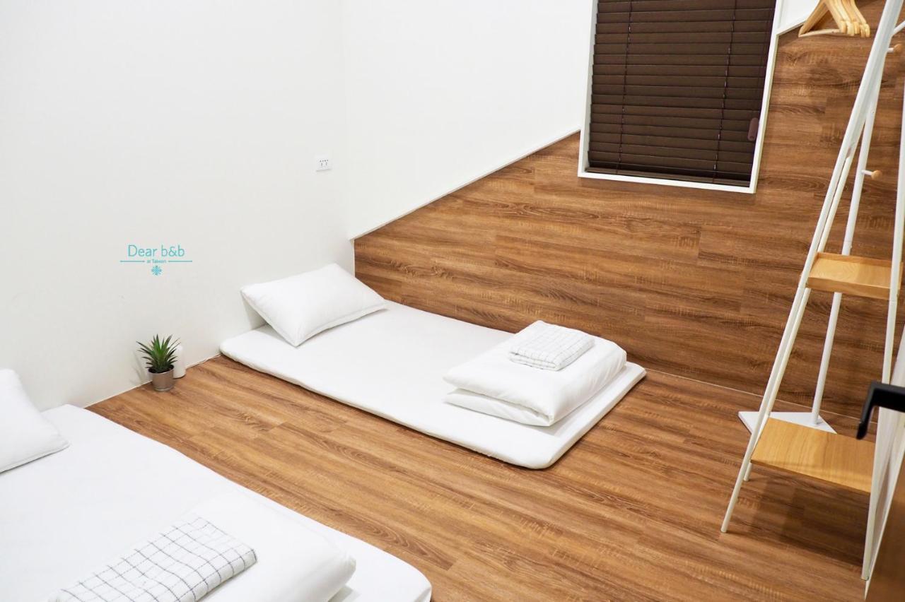 N Joy Takao Hostel Kaohsiung Bagian luar foto