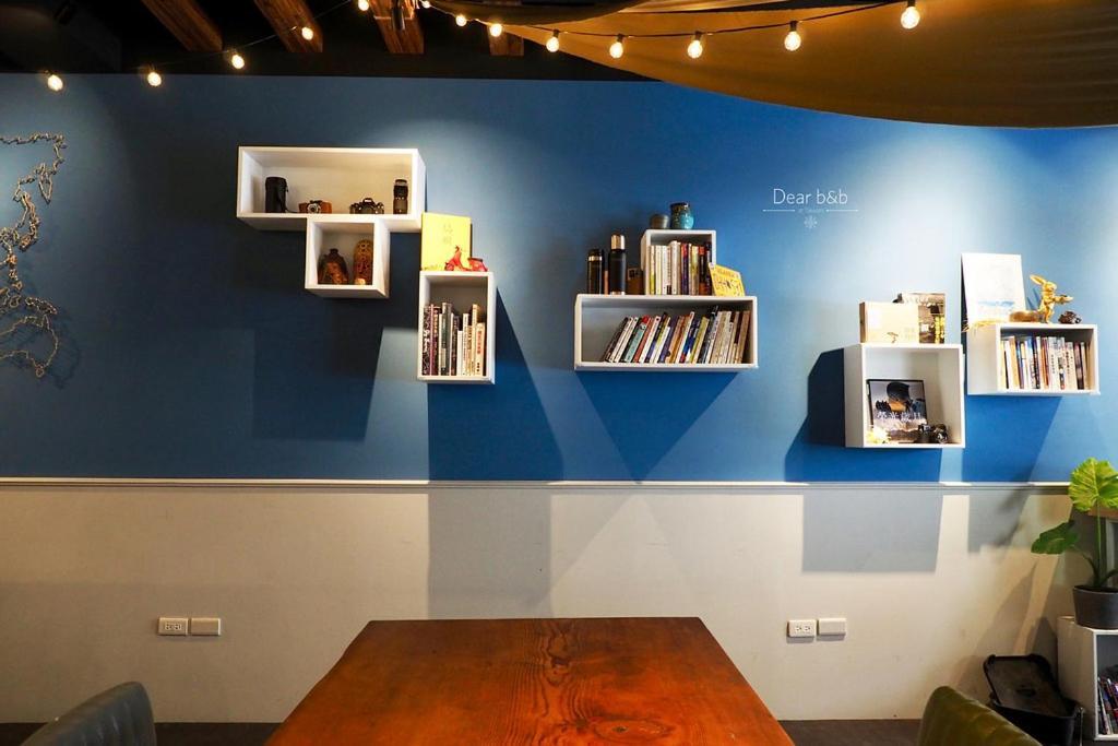 N Joy Takao Hostel Kaohsiung Bagian luar foto